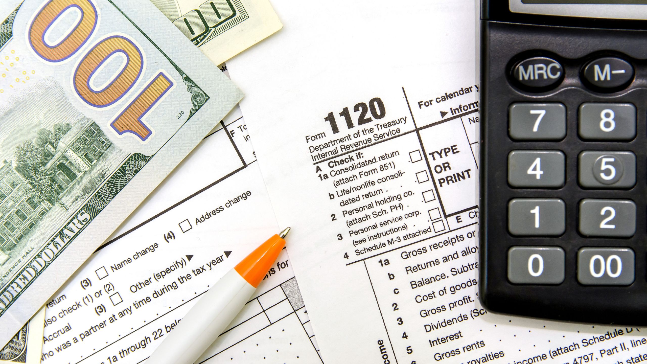 Smart Timing: When to Accelerate or Defer Income Before Year-End